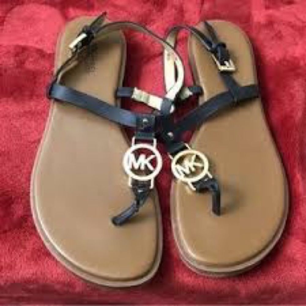 Michael Kors Black and Tan Sandals with Gold Accents Sz 10 - Picture 2 of 8